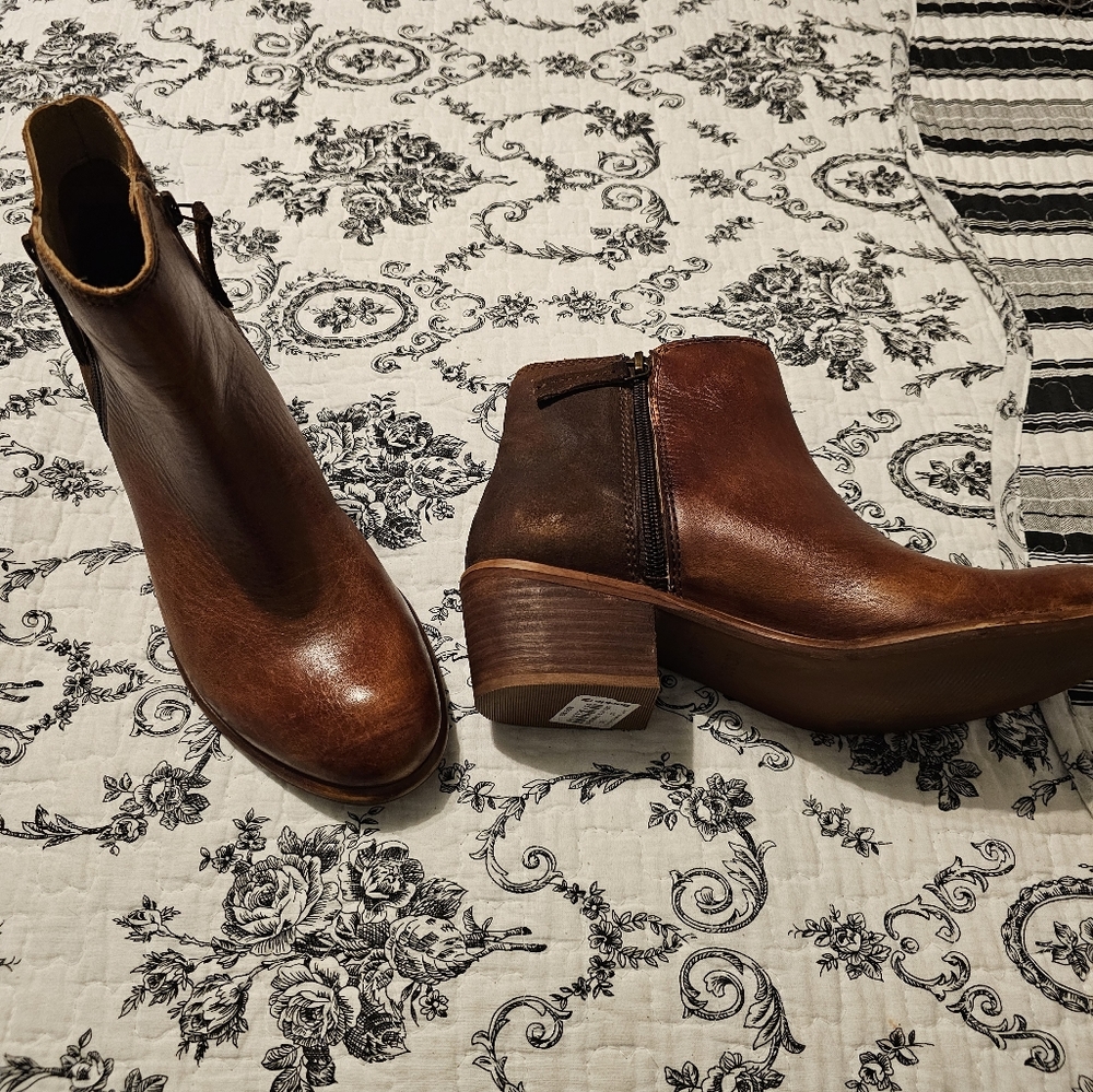 Roan boots